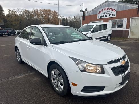 Used 2013 Chevrolet Cruze LS image 3