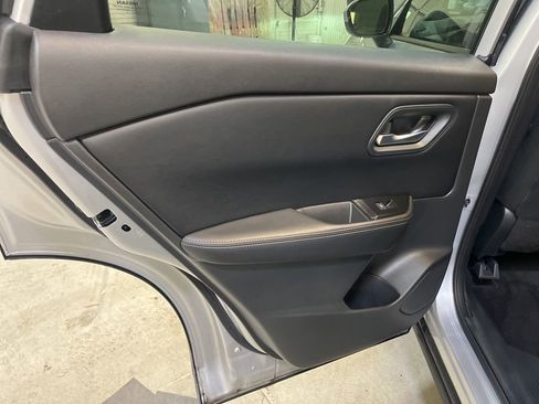Used 2025 Nissan Rogue SV FWD image 28
