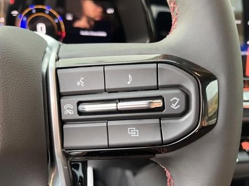 New 2025 Chevrolet Colorado Z71 w/ Midnight Edition image 28