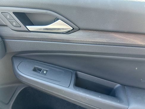 Used 2024 Volkswagen GTI SE w/ SE Leather Seats Package FWD image 31