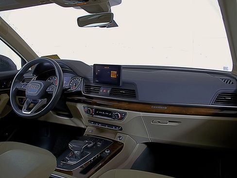 Used 2018 Audi Q5 2.0T Premium Plus w/ Premium Plus Package image 15