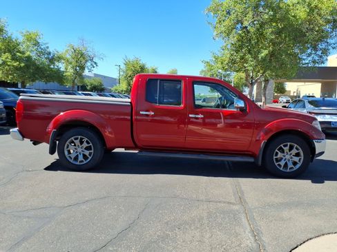 Used 2015 Nissan Frontier SL AWD/4WD image 6