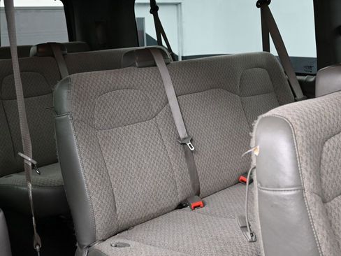 Used 2017 Chevrolet Express 3500 LT w/ LT Preferred Equipment Group image 27