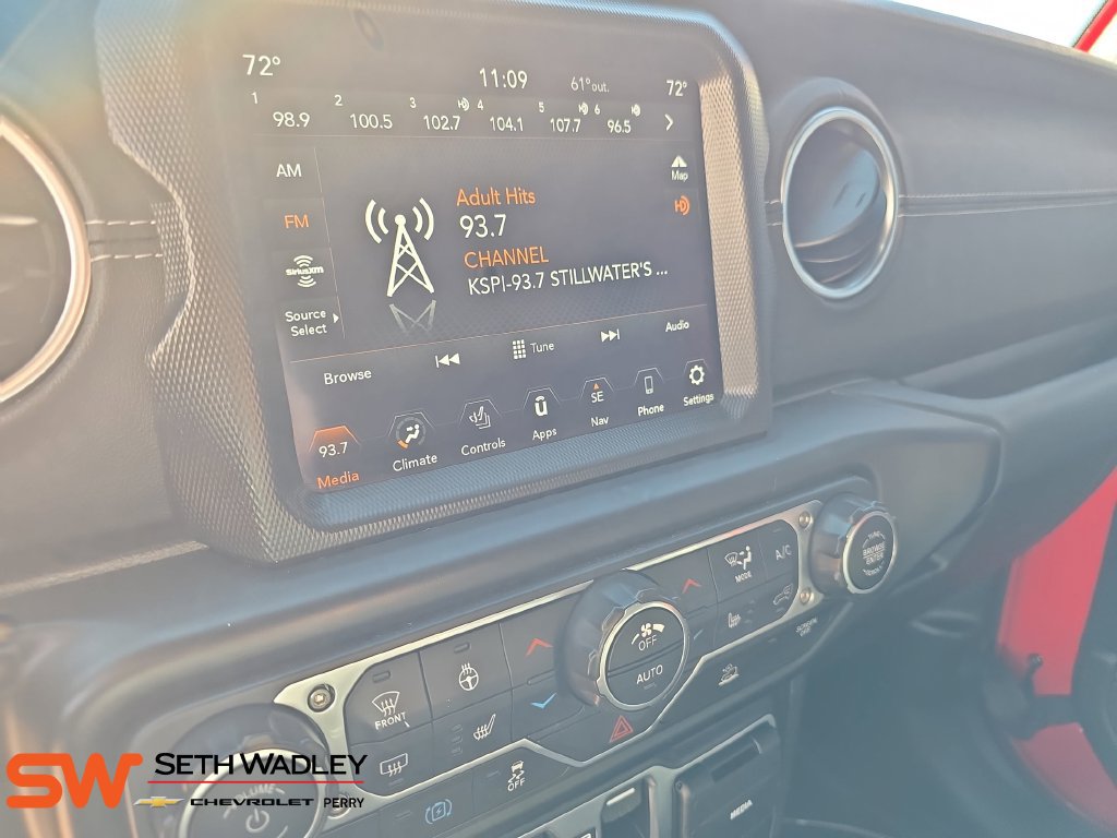 Used 2022 Jeep Wrangler Unlimited Sahara w/ Cold Weather Group AWD/4WD image 20