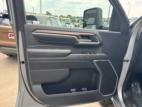 Used 2024 Chevrolet Silverado 2500 LT w/ All Star Edition AWD/4WD image 10