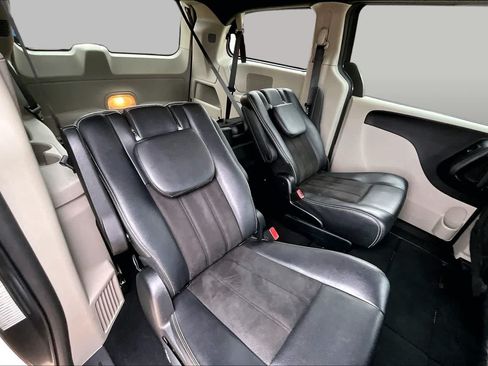 Used 2020 Dodge Grand Caravan SXT FWD image 22