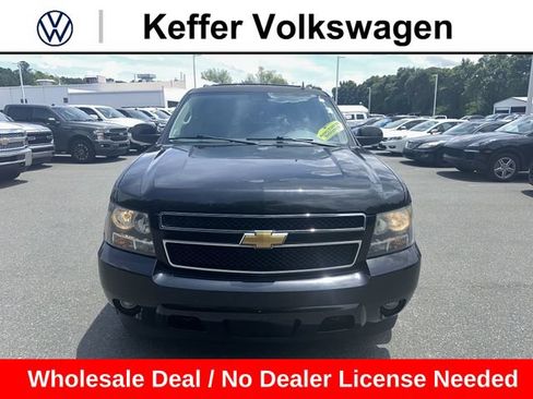 Used 2013 Chevrolet Suburban LT w/ Luxury Package AWD/4WD image 8