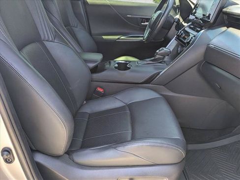 Used 2021 Toyota Venza XLE w/ Softex Package AWD/4WD image 19