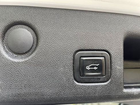 Used 2018 Chevrolet Equinox LT w/ LT True North Edition AWD/4WD image 21