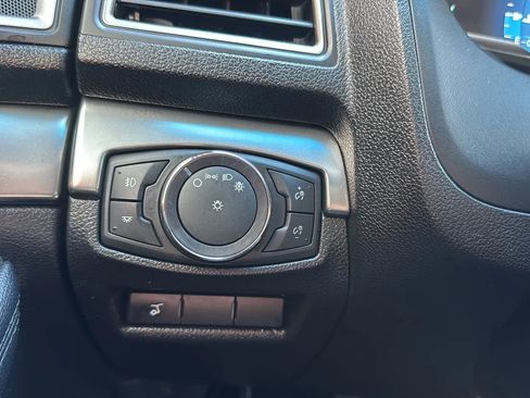 Used 2018 Ford Explorer XLT w/ Equipment Group 202A image 15