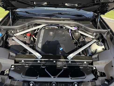 Used 2024 BMW X7 xDrive40i w/ M Sport Package image 26