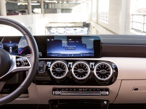 New 2025 Mercedes-Benz CLA 250 image 14