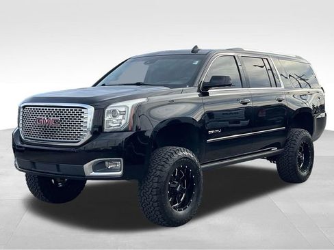 Used 2015 GMC Yukon XL Denali w/ Premium Package image 3