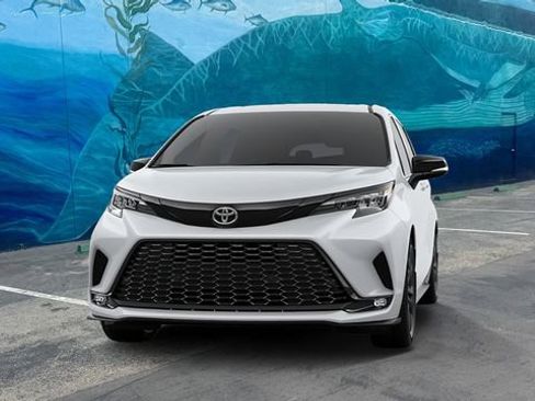 New 2026 Toyota Sienna XSE FWD image 3