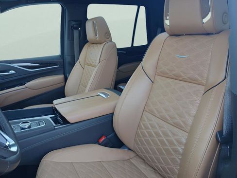Used 2022 Cadillac Escalade Sport w/ Touring Package AWD/4WD image 20