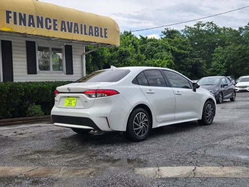 Used 2020 Toyota Corolla LE FWD image 3