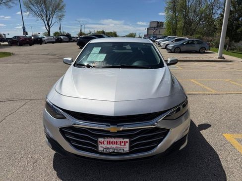 Used 2022 Chevrolet Malibu LS w/ Driver Confidence Package II FWD image 2