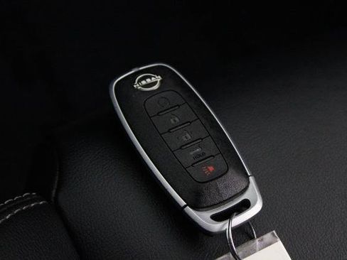 Certified 2026 Nissan Rogue SL FWD image 30