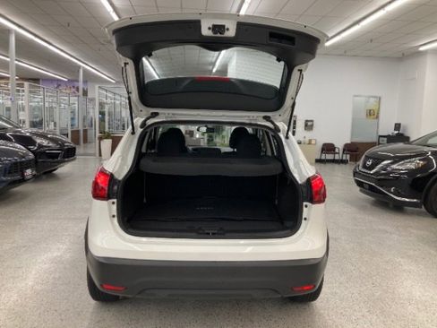 Used 2019 Nissan Rogue Sport S image 31