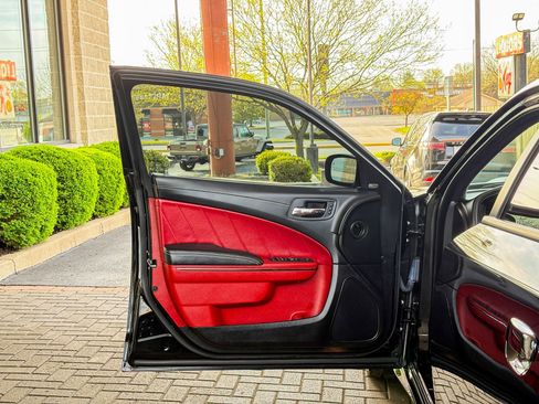 Used 2022 Dodge Charger SRT Hellcat w/ Carbon/Suede Interior Package image 23