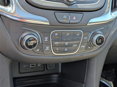 Used 2024 Chevrolet Equinox LT AWD/4WD image 28