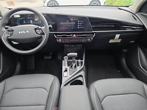 New 2026 Kia Niro FWD image 13