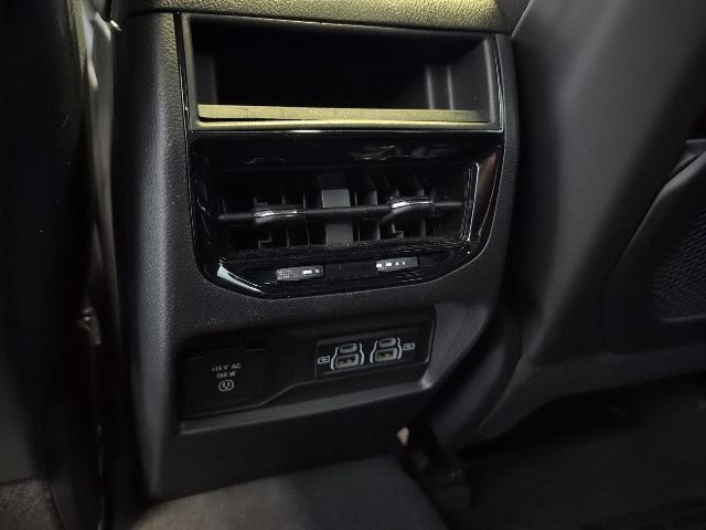 Used 2023 Jeep Grand Cherokee Altitude AWD/4WD image 32