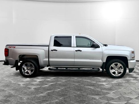 Used 2018 Chevrolet Silverado 1500 Custom w/ Custom Value Package image 4