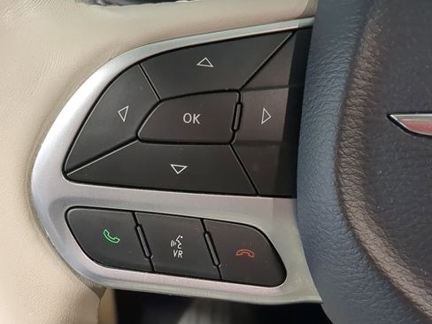Used 2021 Chrysler Pacifica Limited w/ Uconnect Theater Family Group AWD/4WD image 30