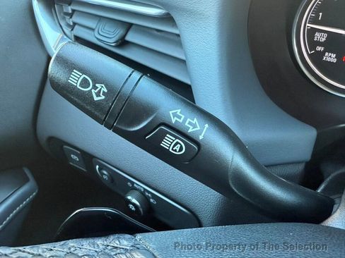 Used 2021 Buick Enclave Premium w/ Sun and Sites Package image 22