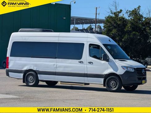 Used 2021 Mercedes-Benz Sprinter 2500 image 1