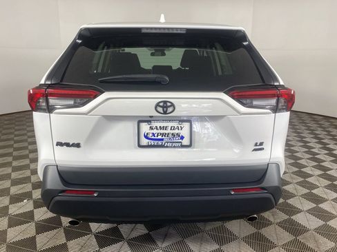 Used 2023 Toyota RAV4 LE image 17