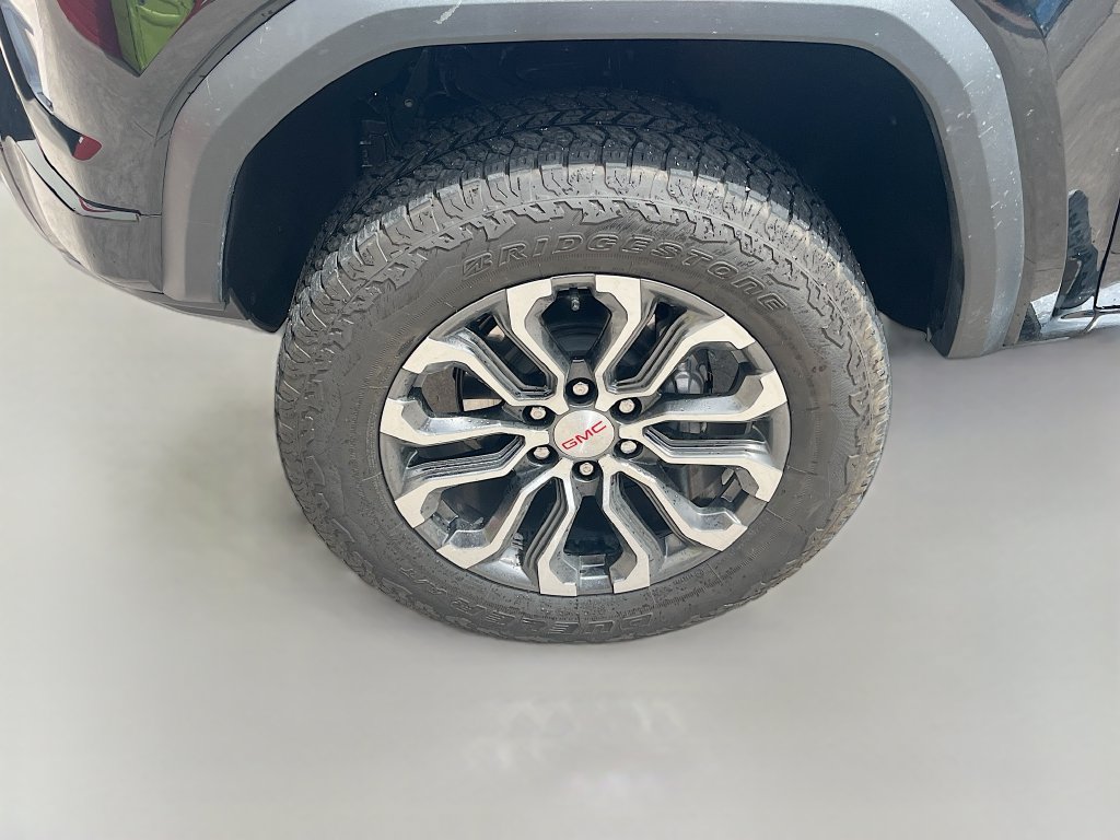 Used 2024 GMC Canyon Denali AWD/4WD image 32