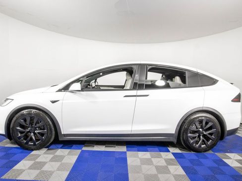 Used 2023 Tesla Model X image 8