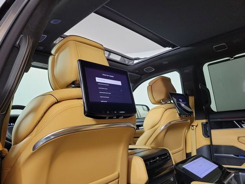 Used 2025 Jeep Grand Wagoneer Series III w/ Rear Seat Video Group 1 AWD/4WD image 26