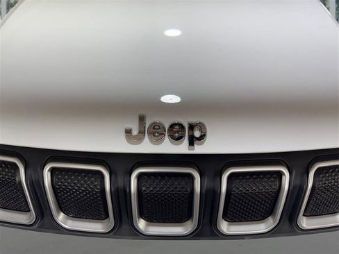 Used 2022 Jeep Compass Latitude AWD/4WD image 23
