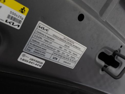 Used 2025 Kia Sportage LX FWD image 32