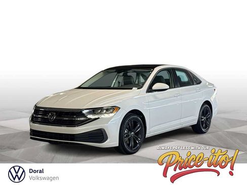 Used 2024 Volkswagen Jetta SE w/ Panoramic Sunroof Package FWD image 1