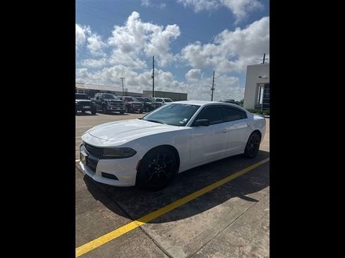 Used 2022 Dodge Charger SXT w/ Blacktop Package RWD image 13
