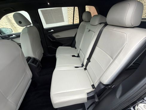 Used 2020 Volkswagen Tiguan SE R-Line AWD/4WD image 25