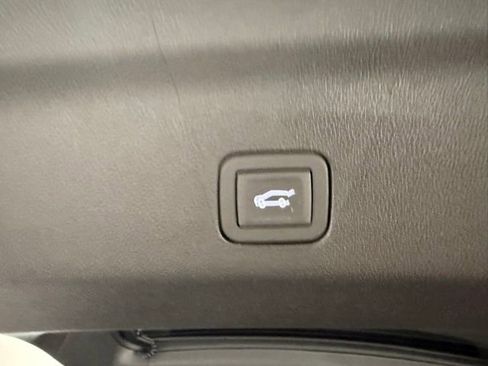 New 2026 Chevrolet Suburban High Country image 9