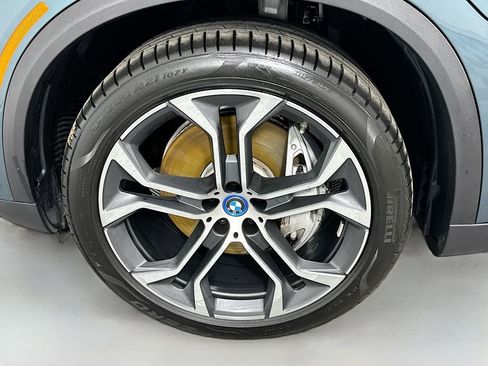 Used 2025 BMW X5 xDrive50e w/ Executive Package image 32