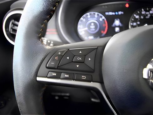 Used 2021 Nissan Kicks SR w/ SR Premium Package image 24