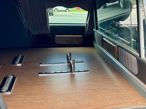 Used 2011 Cadillac DTS Hearse image 13