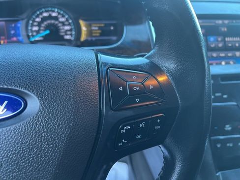 Used 2013 Ford Taurus Limited image 25