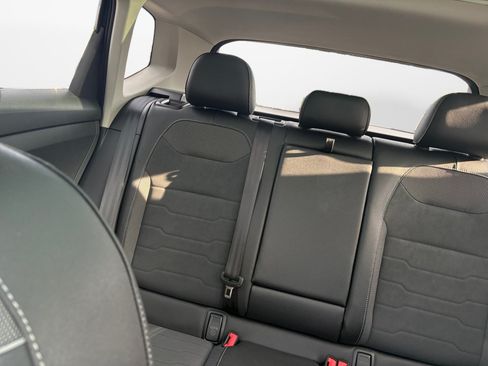 Certified 2026 Volkswagen Taos SE AWD/4WD image 15