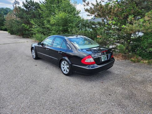 Used 2009 Mercedes-Benz E 350 4MATIC Sedan image 6