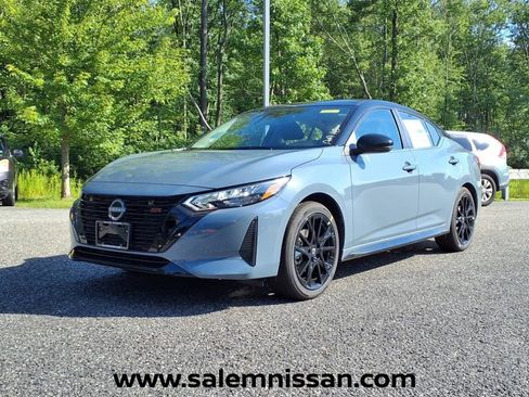 Used 2025 Nissan Sentra SR w/ Midnight Edition FWD image 3