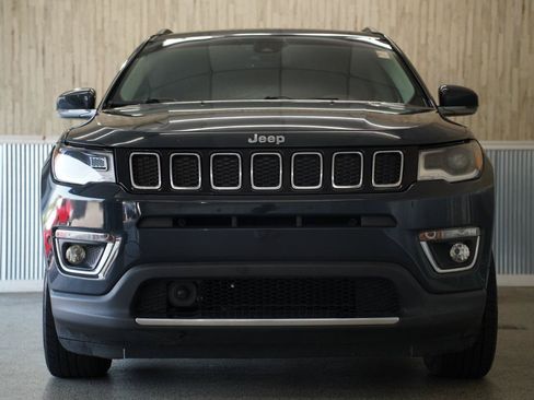 Used 2018 Jeep Compass Limited w/ Navigation Group FWD image 3