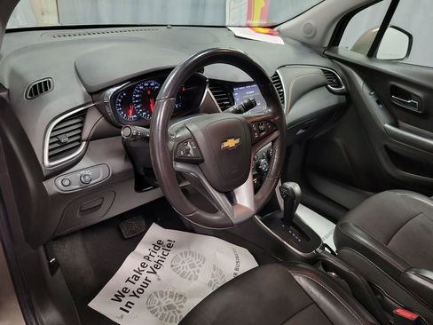 Used 2021 Chevrolet Trax LT w/ Sport Edition image 13
